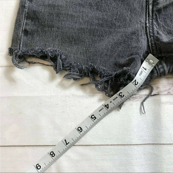 Levi's Hi Rise Black Wedgie Cut Off Shorts - Picture 5 of 11